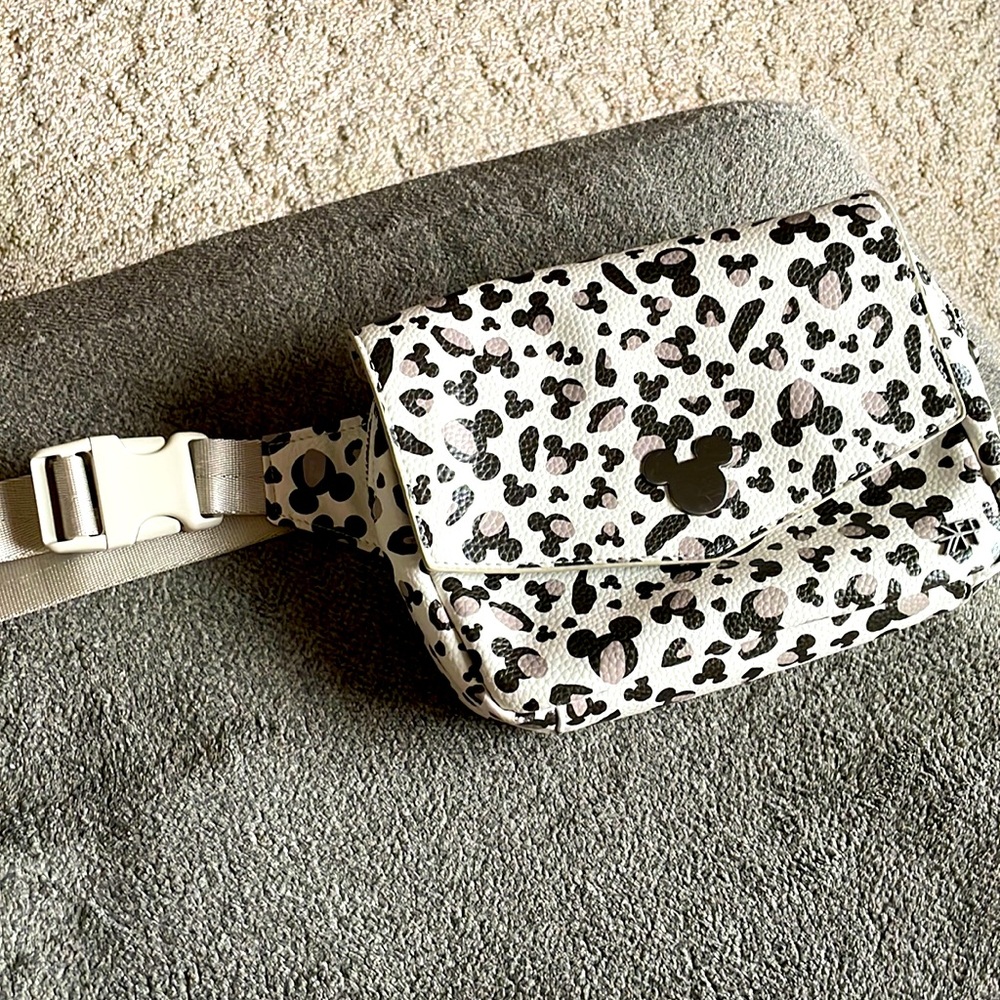 Freshly Picked Limited Edition Mickey Leopard Classic Park Pack